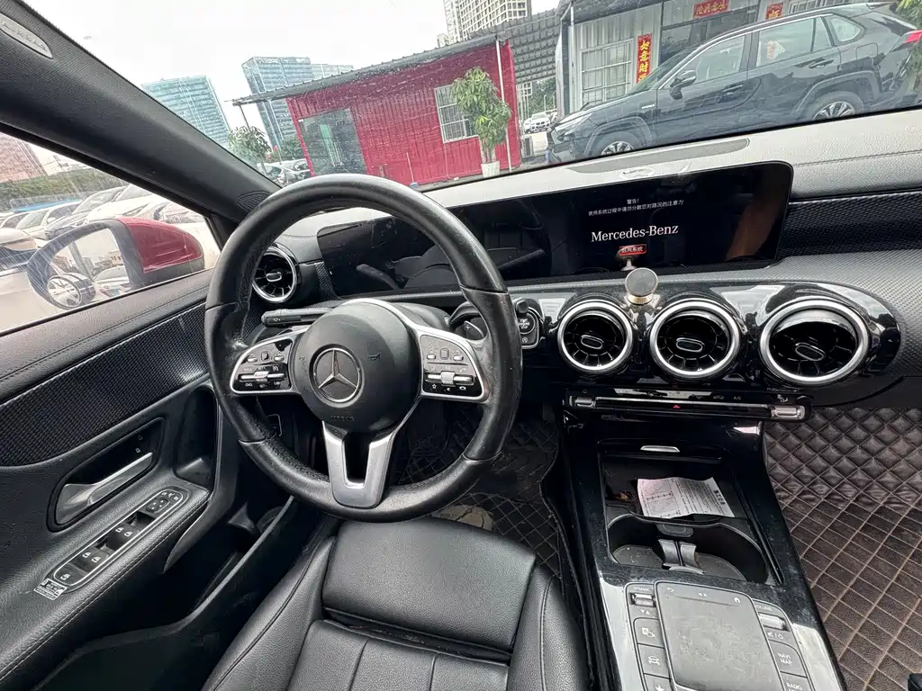 Mercedes-Benz A-Class 2021 — фото 12