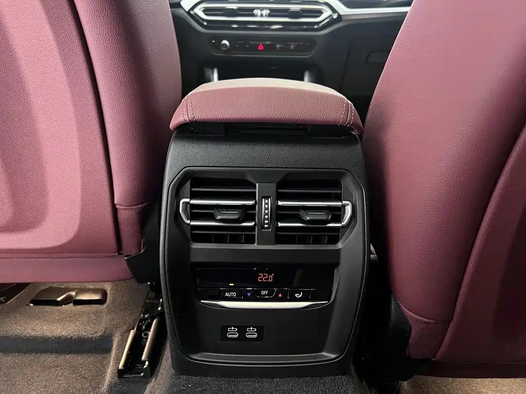 BMW 3 Series 2023 — фото 14