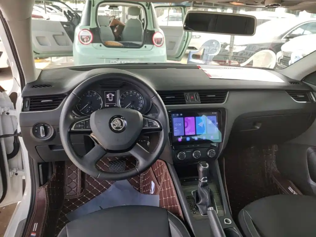 Skoda Octavia 2015 — фото 10