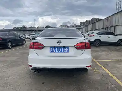 Volkswagen Sagitar 2013