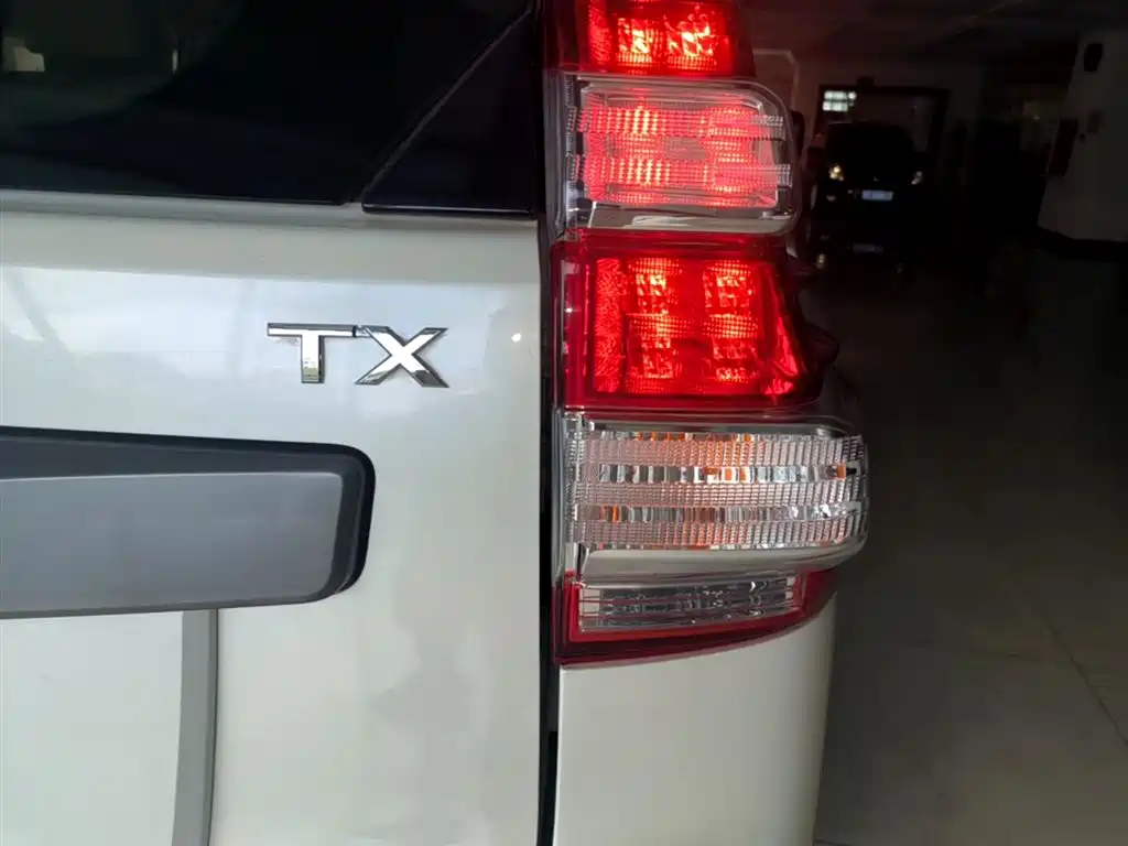 Toyota Prado 2015 — фото 8