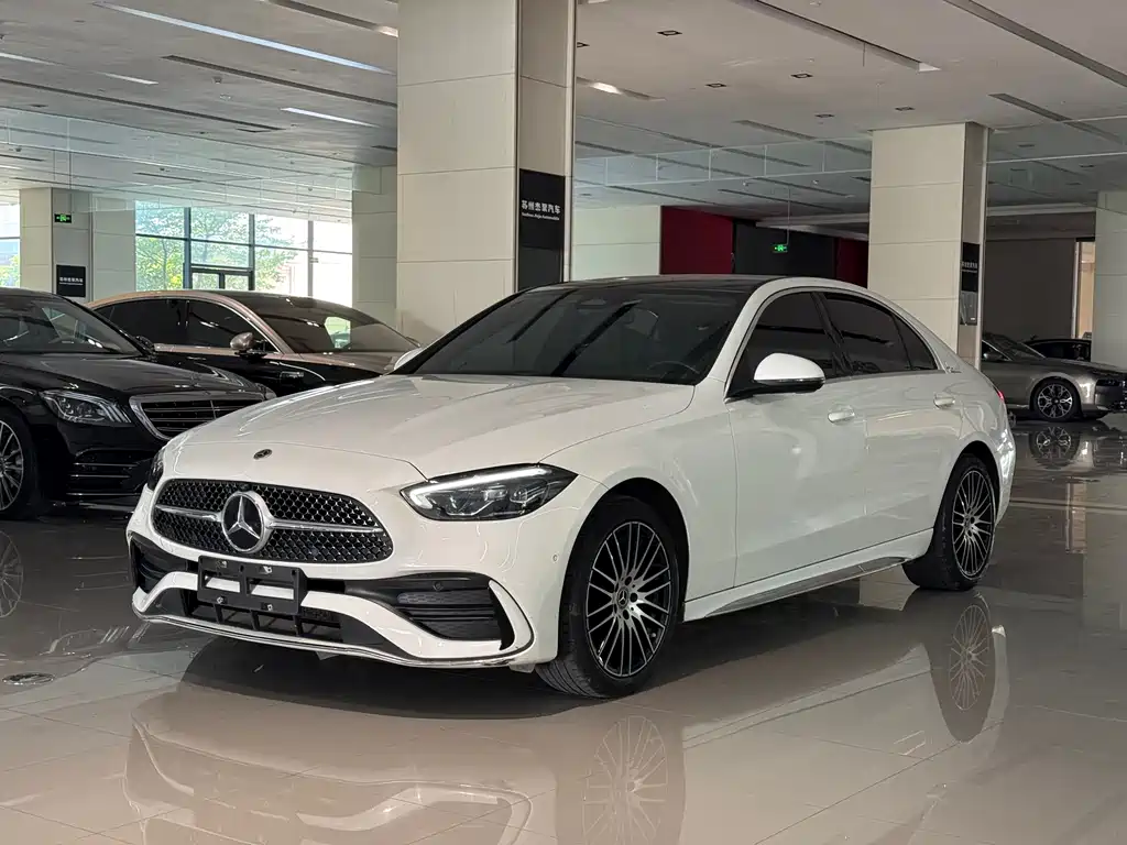 Mercedes-Benz C-Class 2023 — фото 3