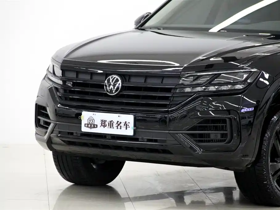 Volkswagen Touareg 2023 — фото 30