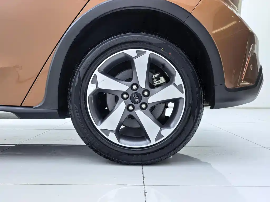 Ford Focus Active 2020 — фото 28