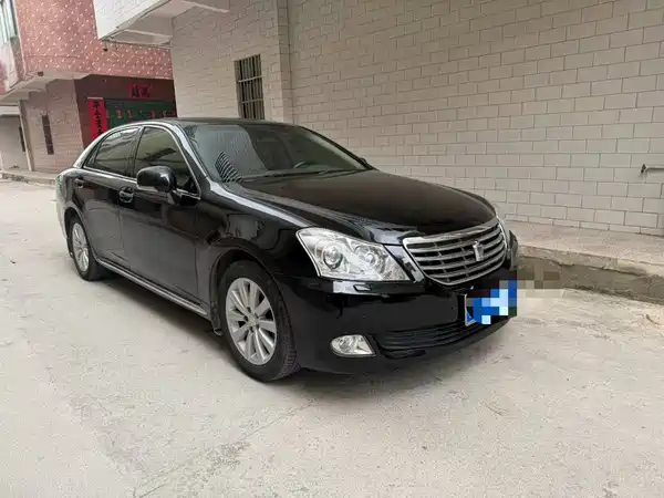 Toyota Crown 2010