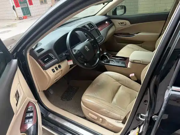 Toyota Crown 2010