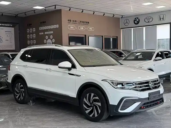 Volkswagen Tiguan L 2022