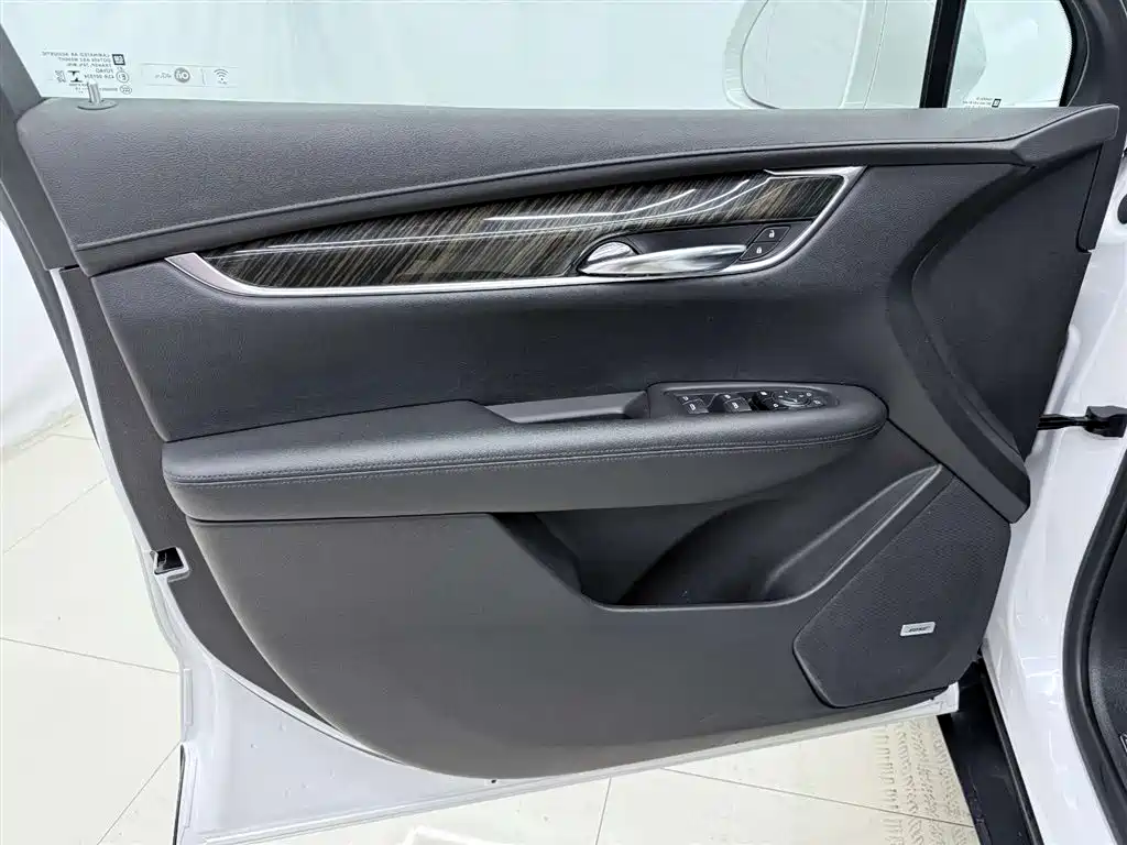 Cadillac XT5 2019 — фото 11