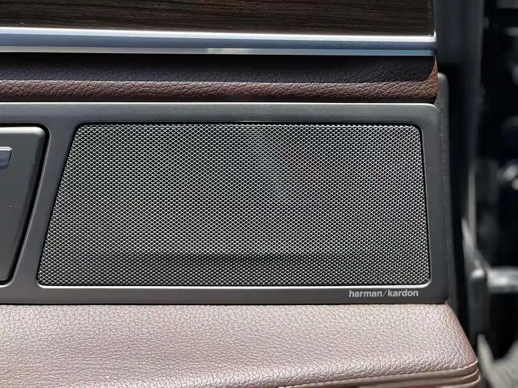 BMW 7 Series 2017 — фото 16