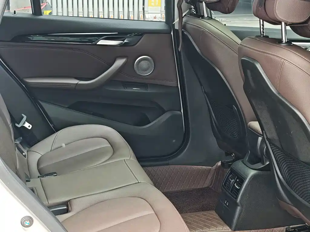 BMW X1 2022 — фото 11