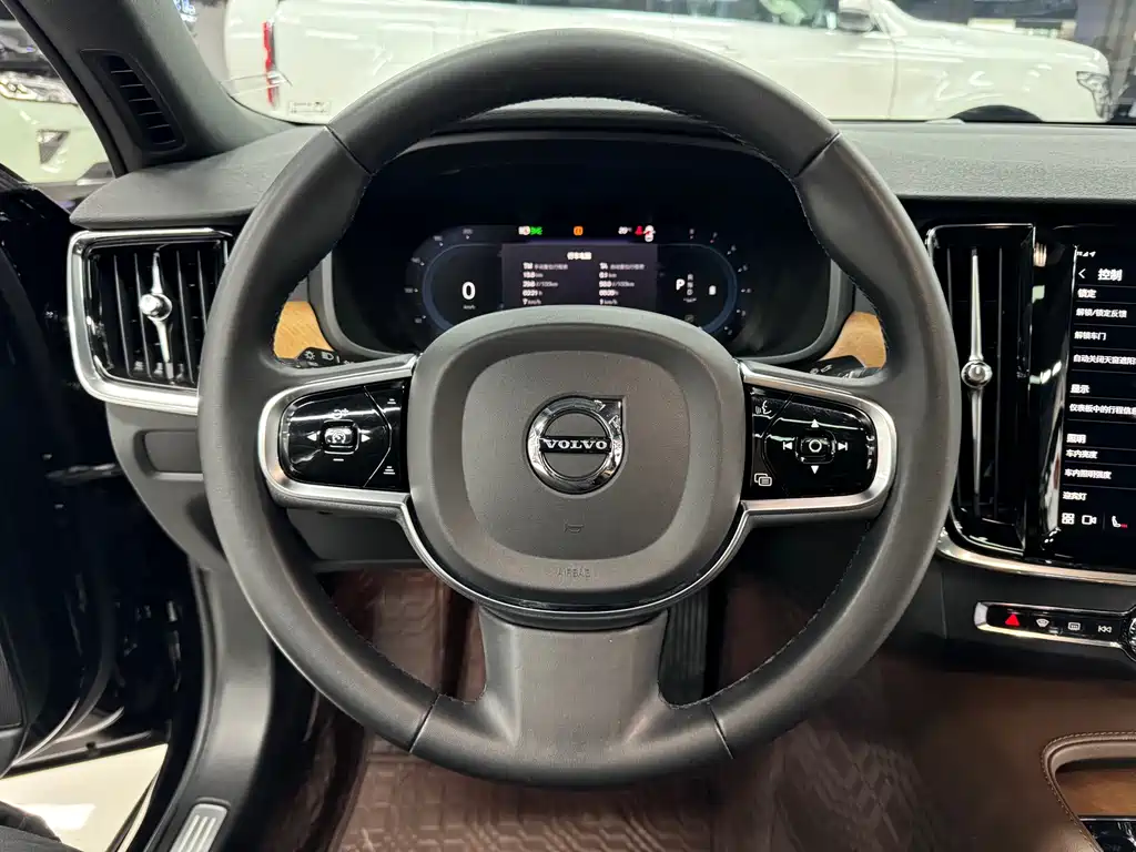 Volvo S90 2023 — фото 12