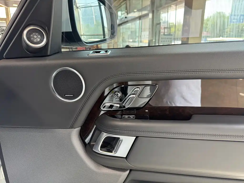Land Rover Range Rover 2021 — фото 14