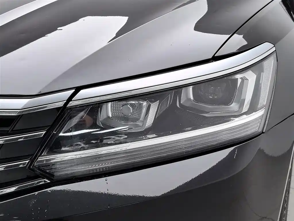 Volkswagen Passat 2017 — фото 7