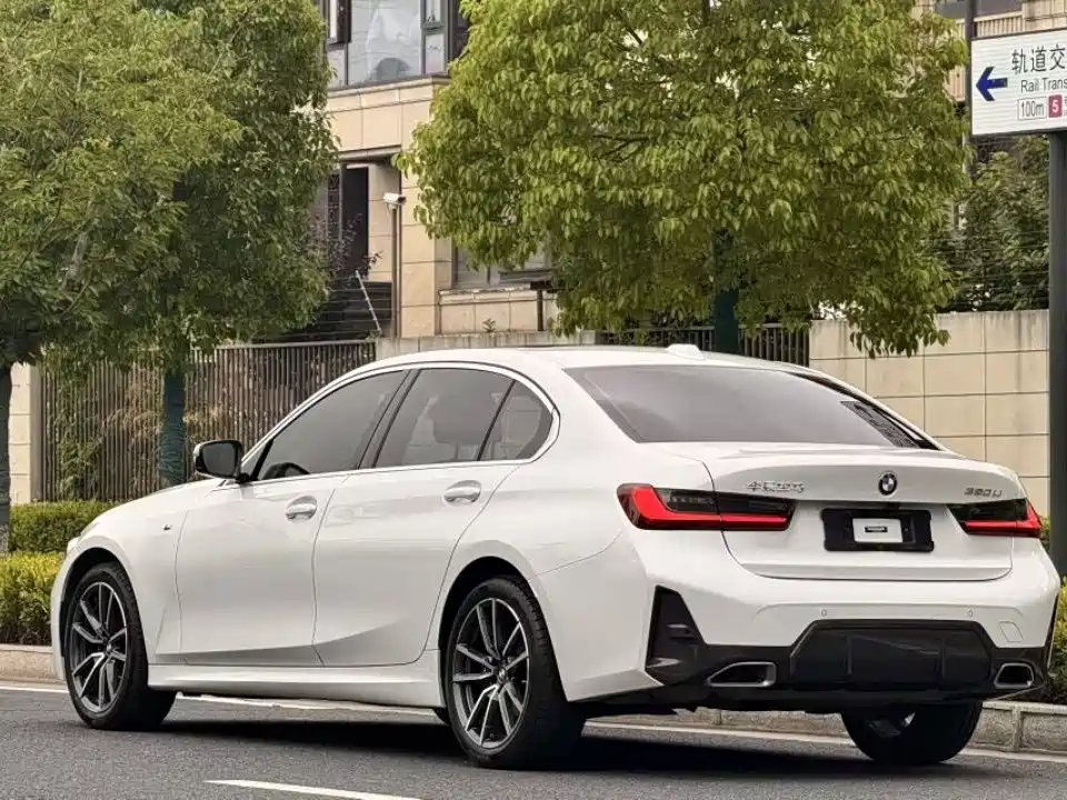 BMW 3 Series 2023