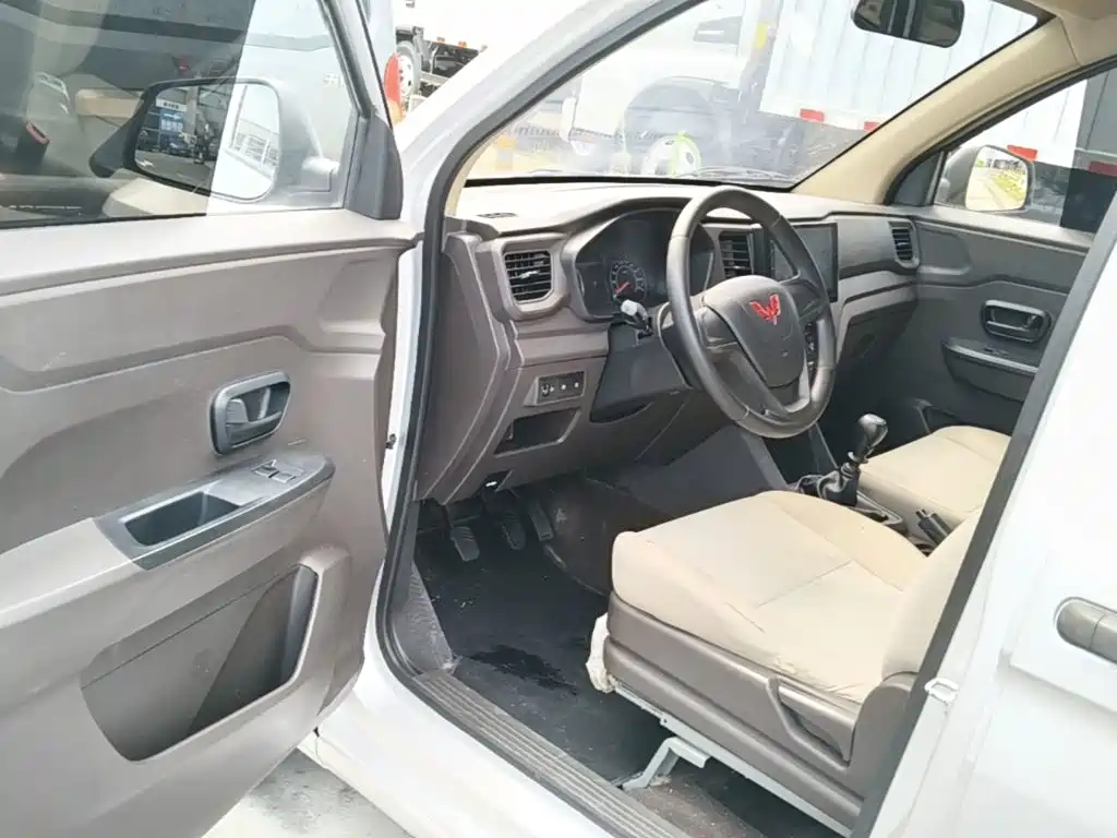 Wuling Hongguang V 2023 — фото 16
