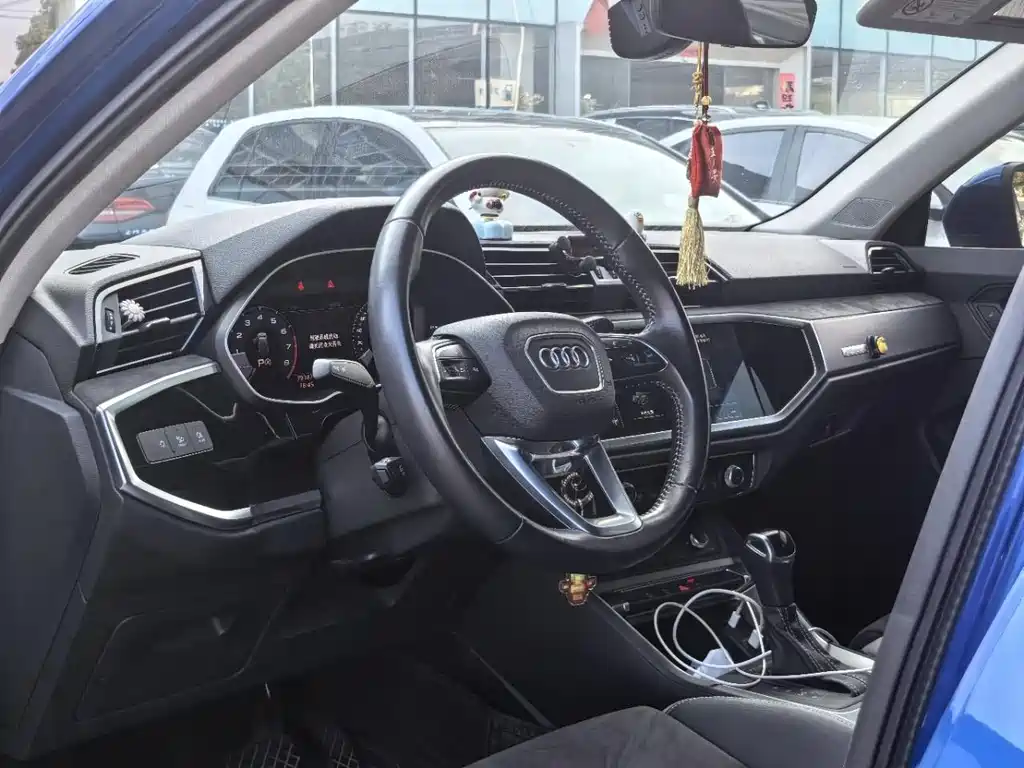 Audi Q3 2021