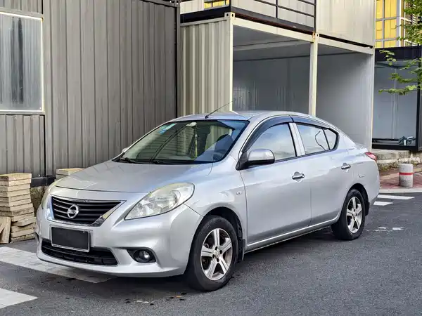 Nissan Sunny 2011