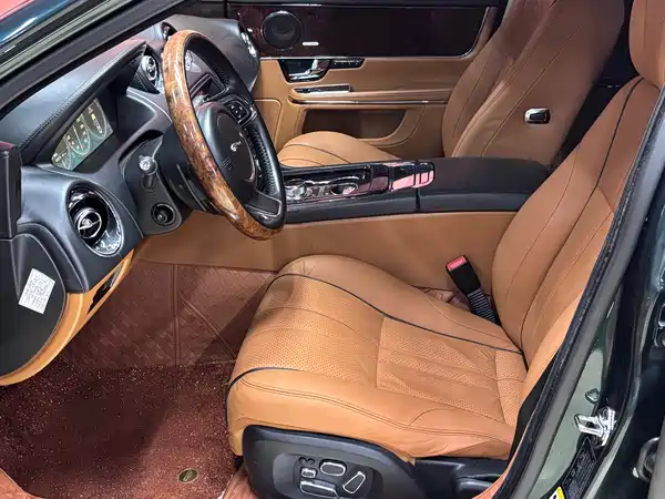 Jaguar XJ 2012