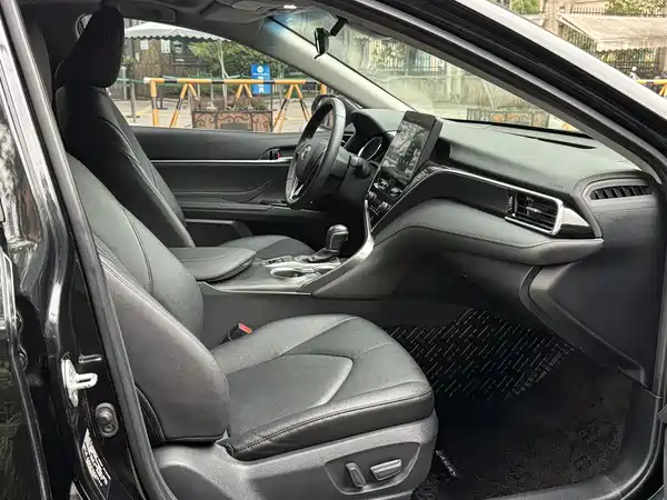 Toyota Camry 2021