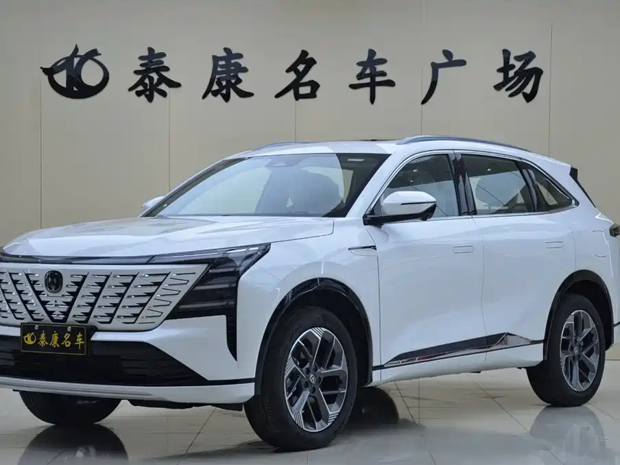 Changan CS75 PLUS 2026 — фото 1