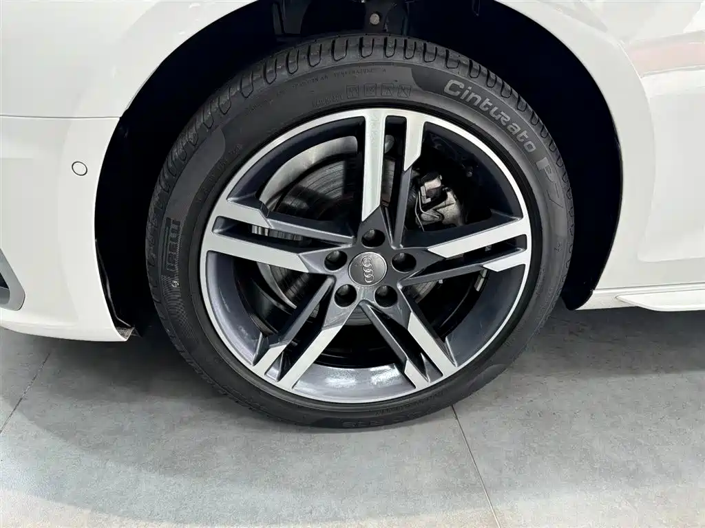 Audi A4L 2021