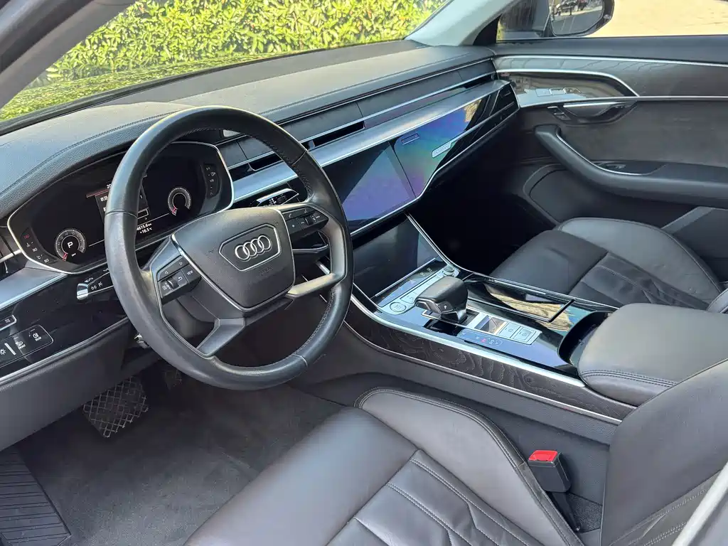 Audi A8 2019 — фото 10