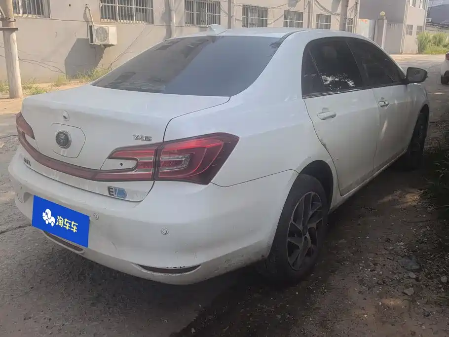 BYD Qin NEV 2018 — фото 3