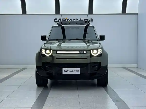 Land Rover Defender 2025