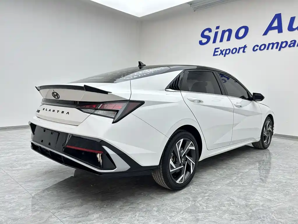 Hyundai Elantra 2023