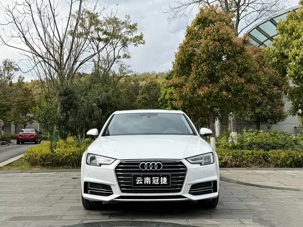 Audi A4L 2019