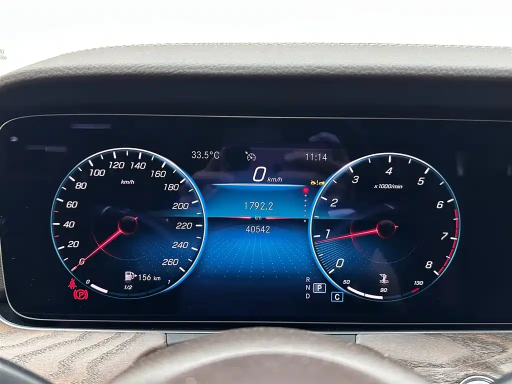 Mercedes-Benz E-Class 2023 — фото 14