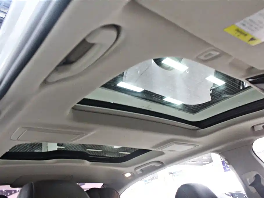 BMW 5 Series New Energy 2018 — фото 11