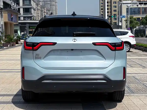 NIO ES6 2020