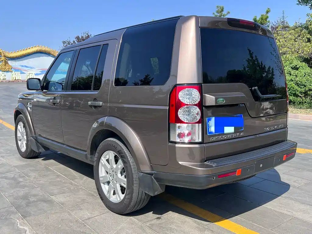 Land Rover Discovery 2010 — фото 11