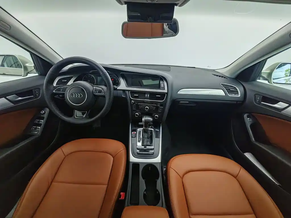 Audi A4L 2015