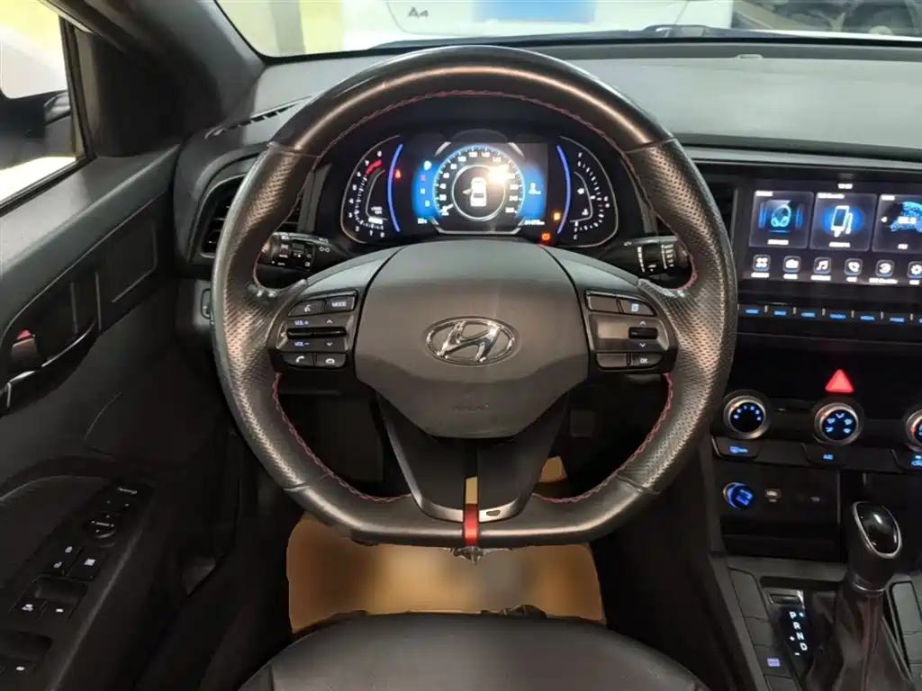 Hyundai Elantra 2020 — фото 11