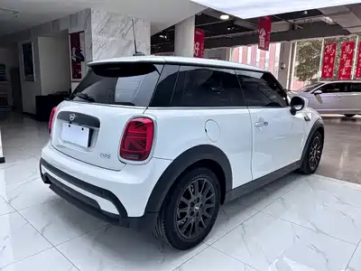 MINI MINI 2023