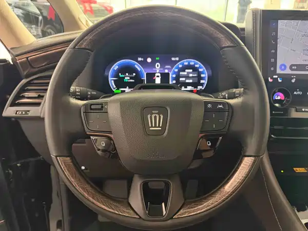 Toyota Vellfire 2023