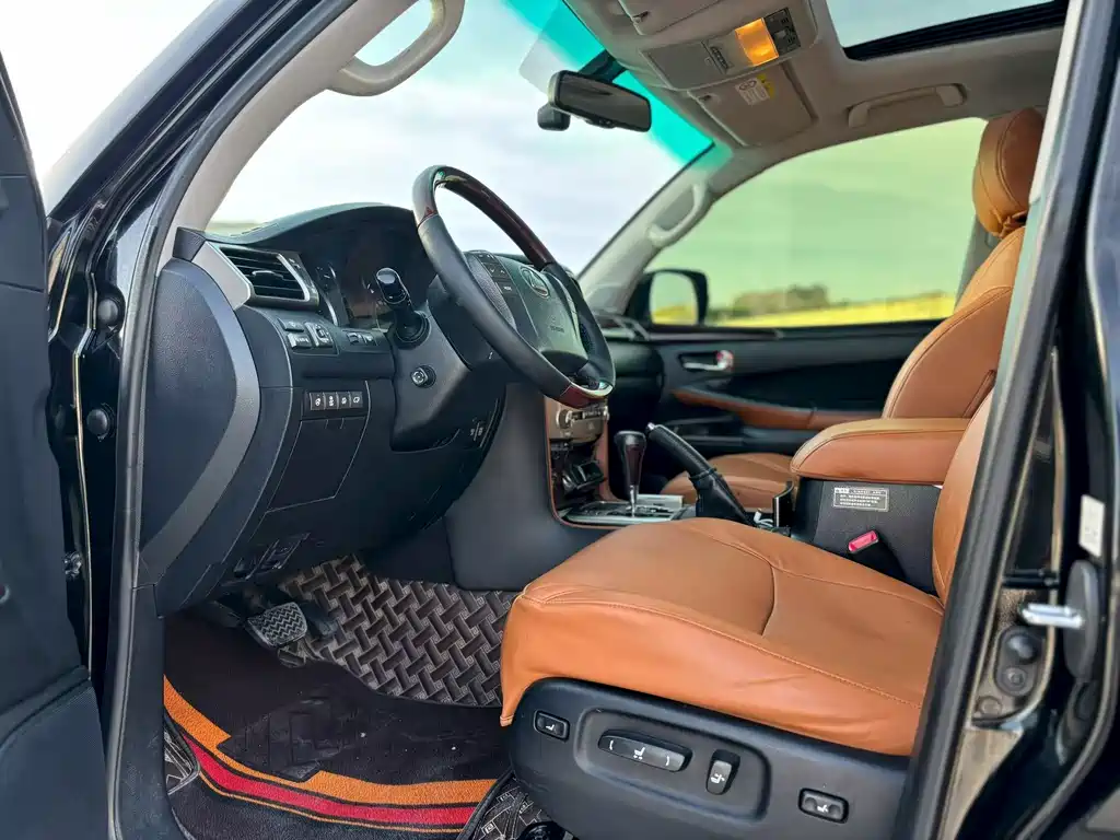 Lexus LX 2012