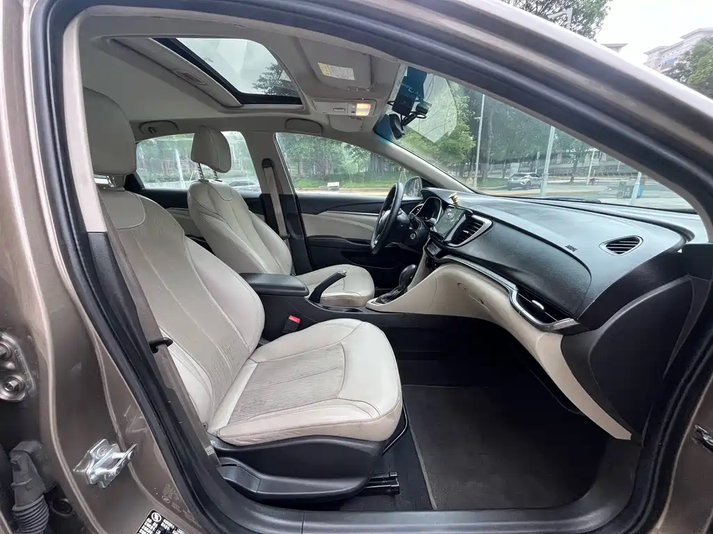 Buick Excelle 2017 — фото 11