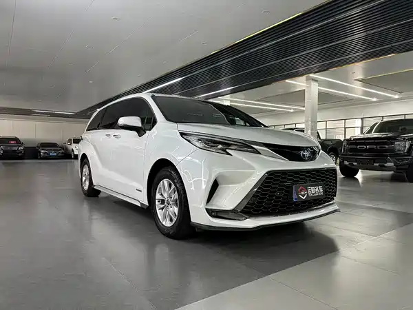 Toyota Granvia 2023