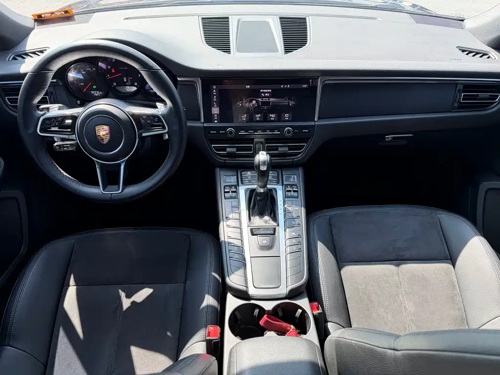 Porsche Macan 2018 — фото 16