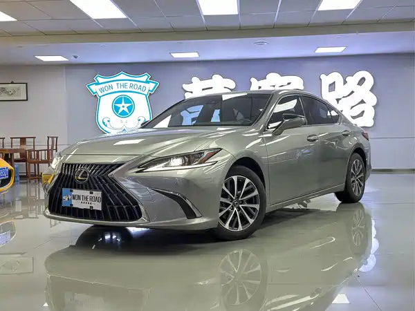 Lexus ES 2023