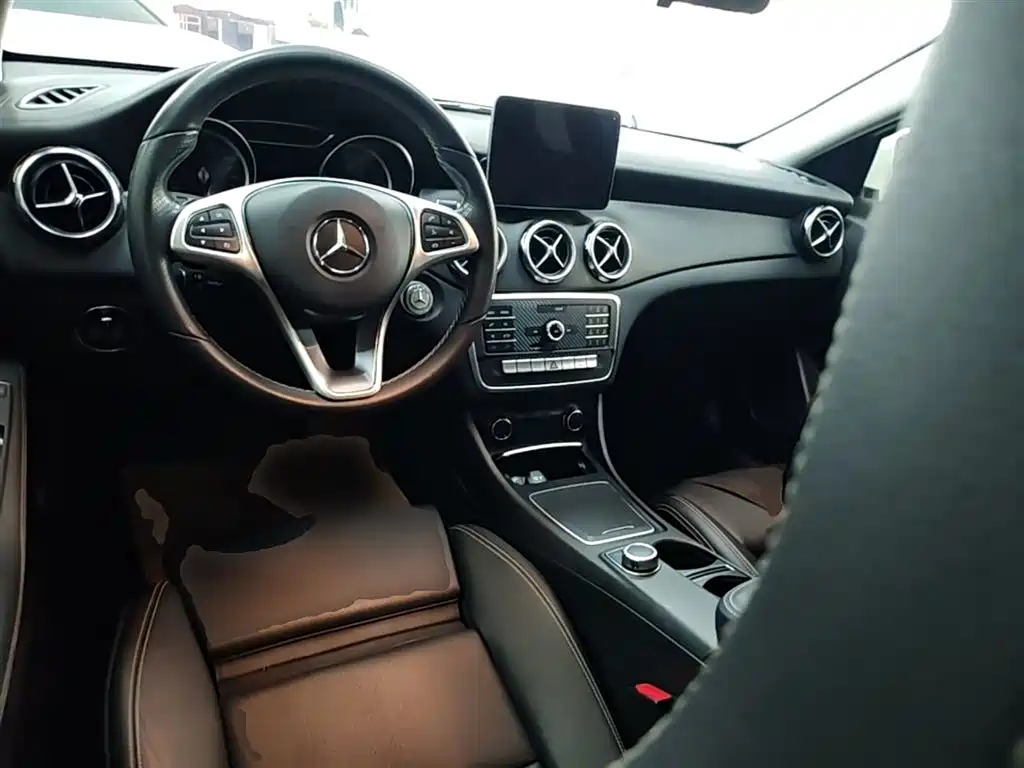 Mercedes-Benz GLA 2018 — фото 10