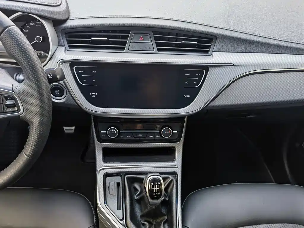 Geely Emgrand GS 2018 — фото 14