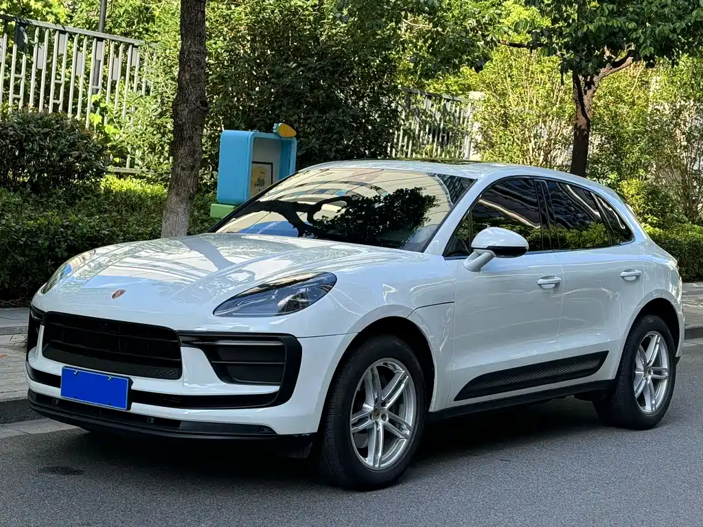 Porsche Macan 2023 — фото 1