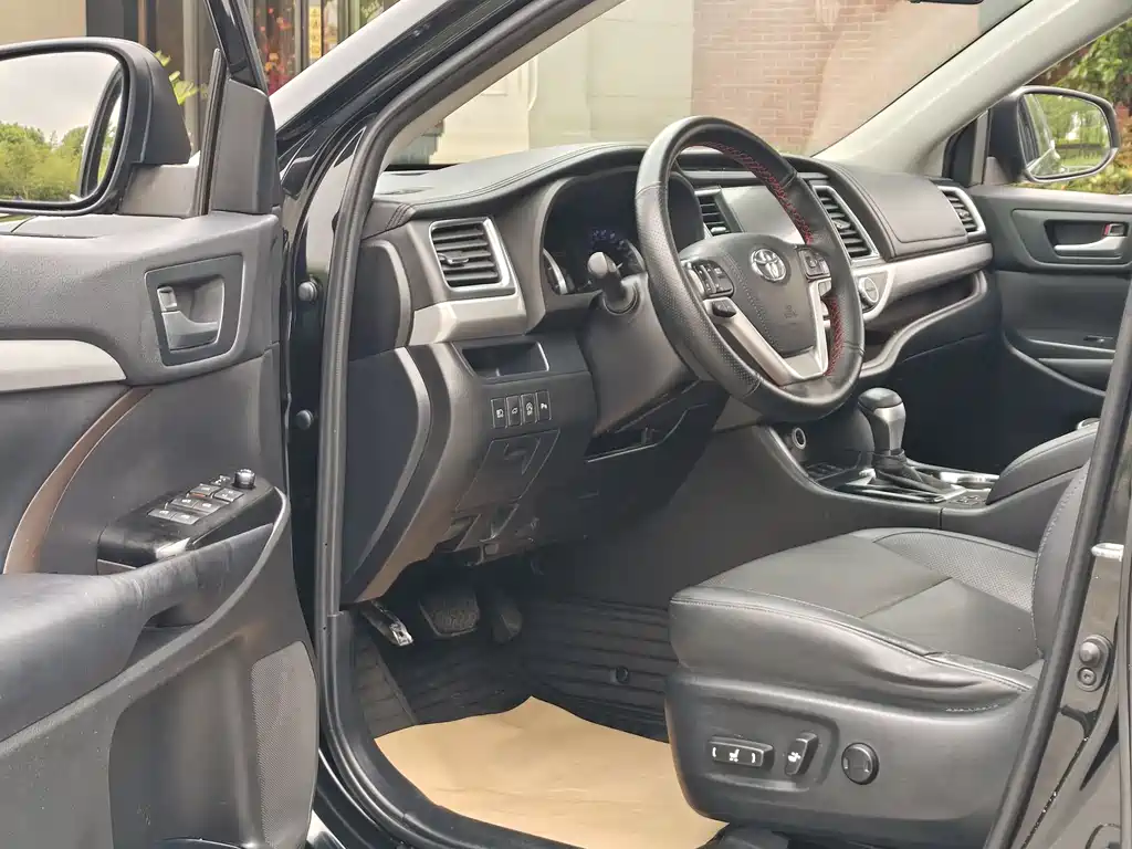 Toyota Highlander 2020 — фото 14
