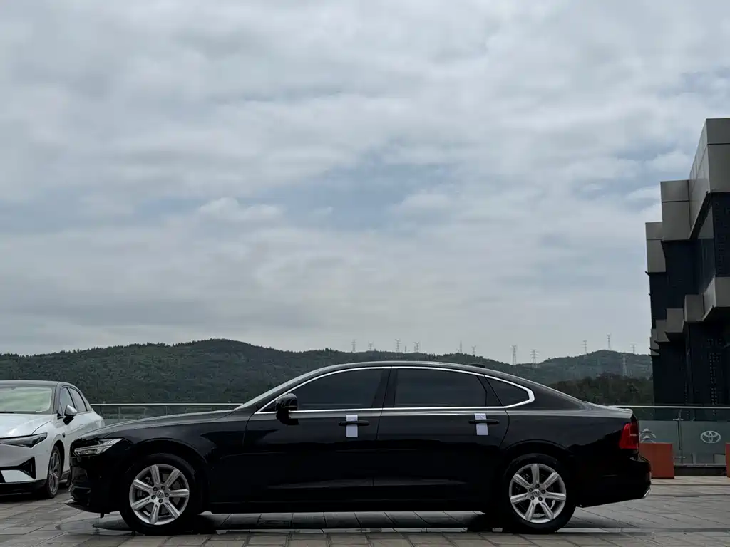 Volvo S90 2018 — фото 10