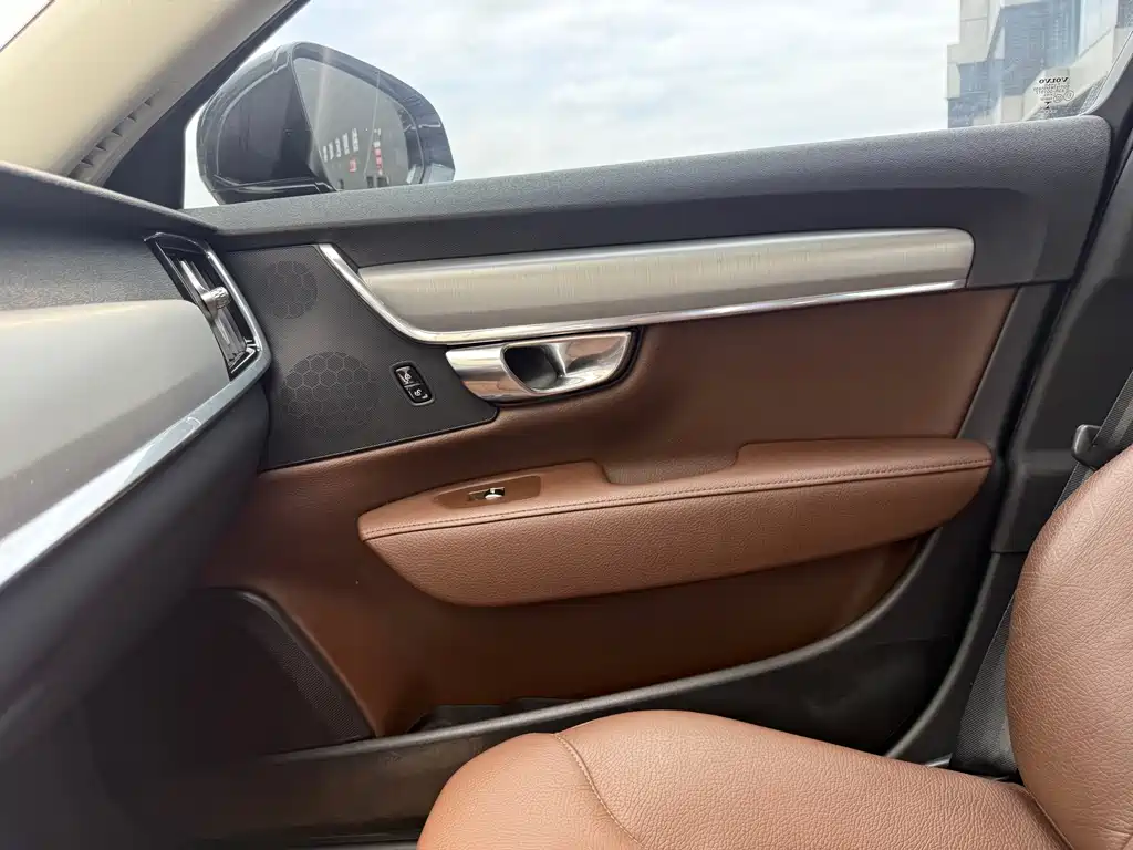 Volvo S90 2018 — фото 26
