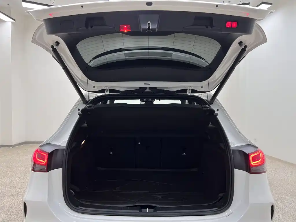 Mercedes-Benz GLA AMG 2022 — фото 34